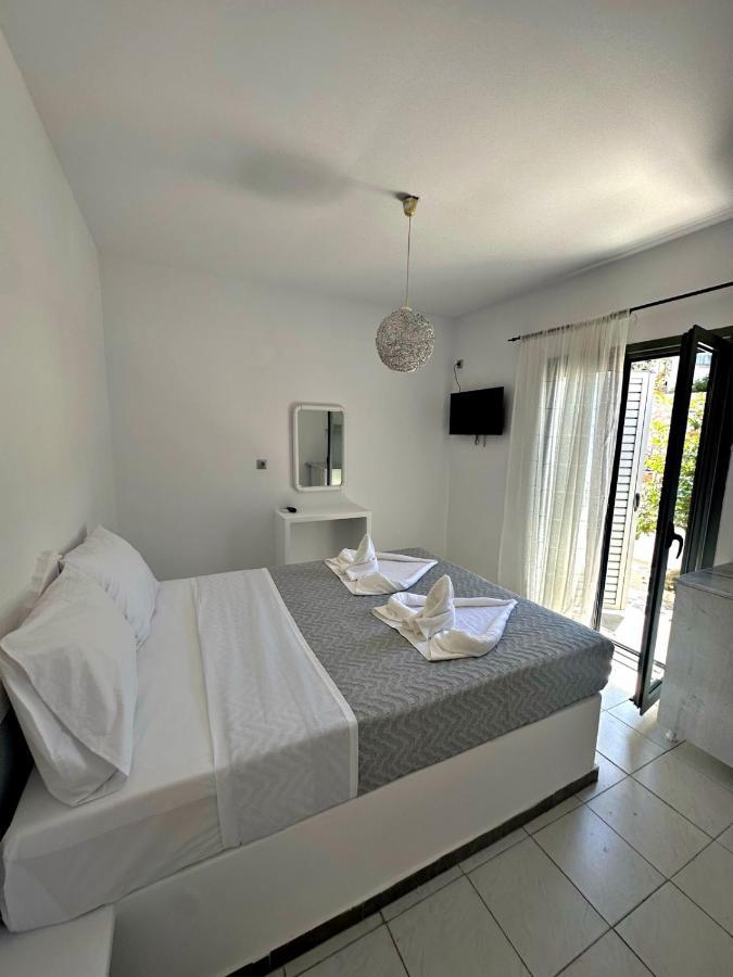 Santorini Style Rooms Vóthon Esterno foto